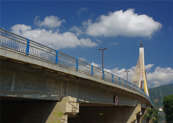 阿克苏304不锈钢桥梁护栏：安全、耐用与美观的完美结合