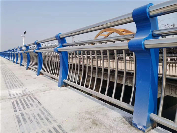 阿克苏304不锈钢复合管护栏的生产工艺揭秘